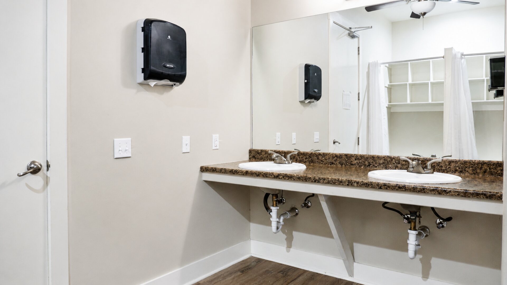 Bath house vanity and sinks