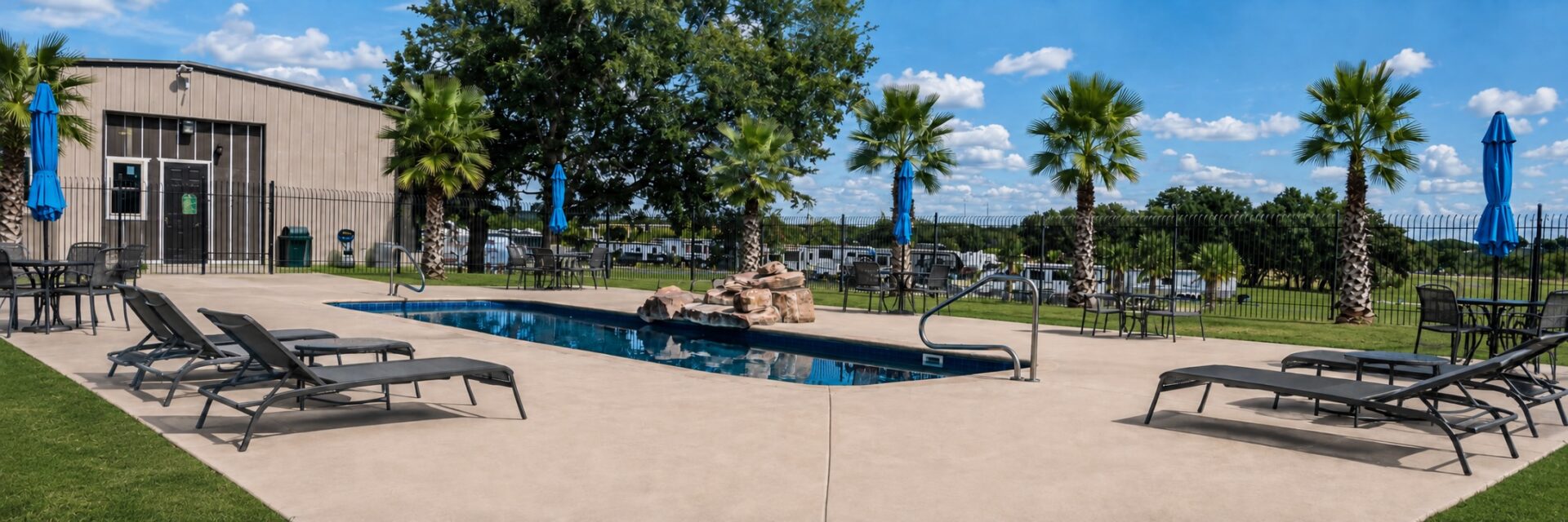 Rivercity RV Park amenities and grounds
